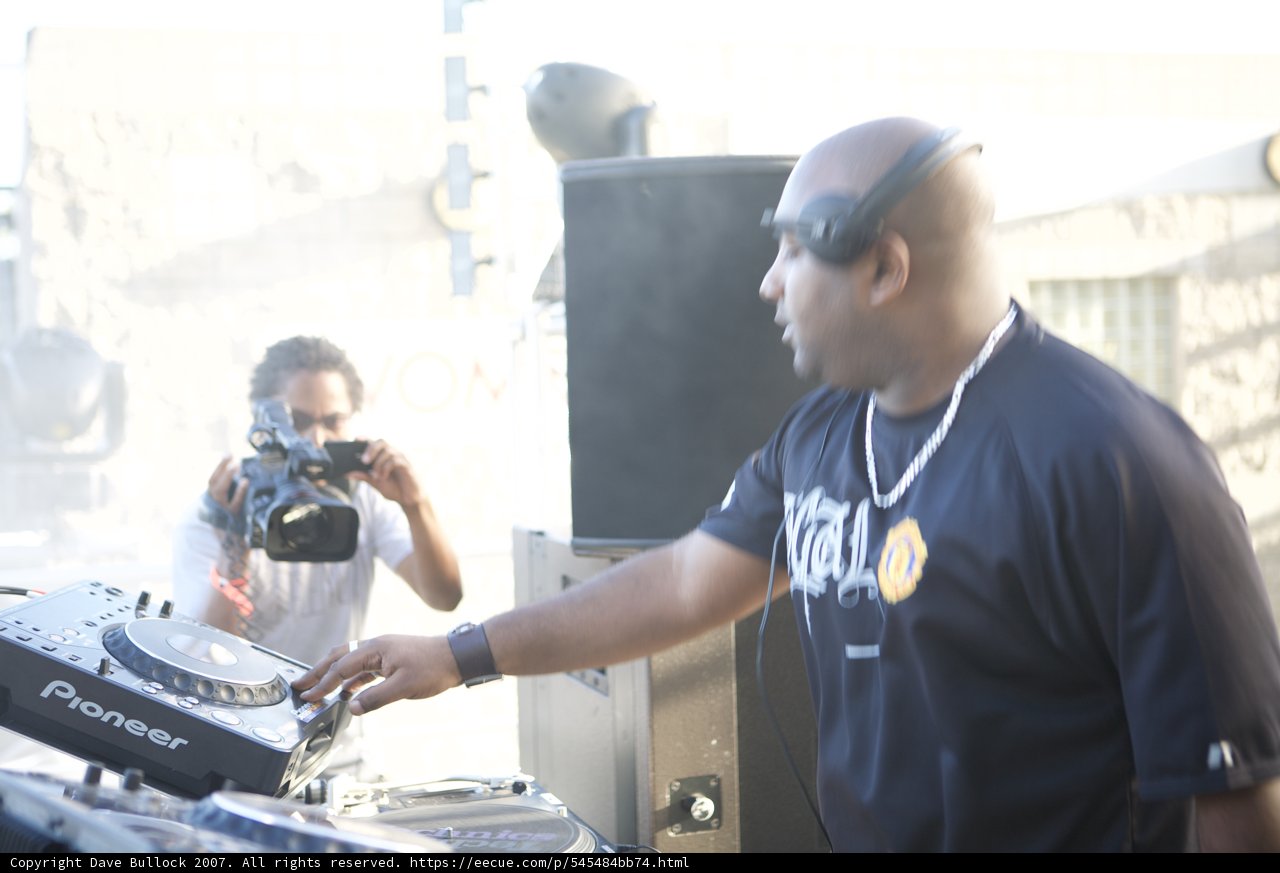 Party Rockin' DJ