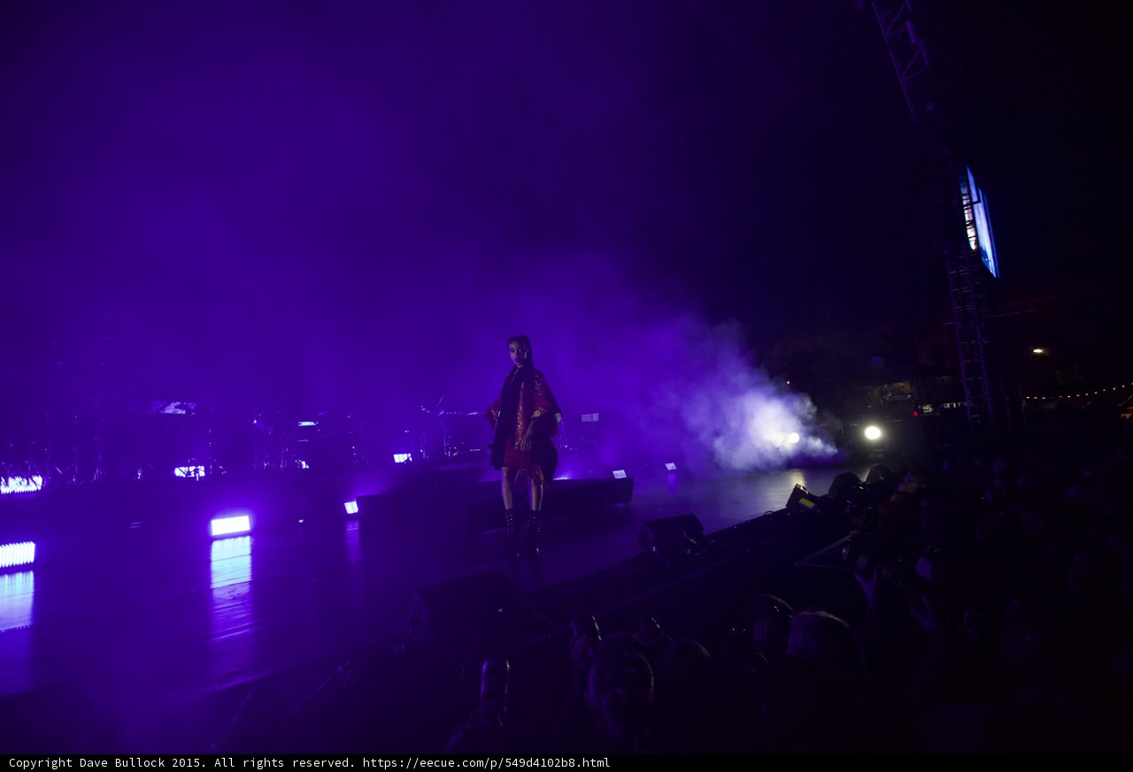 FKA twigs Wide Stage Purple Lighting Red Brocade Kimono LED Lights Band Photo Pit Haze Production