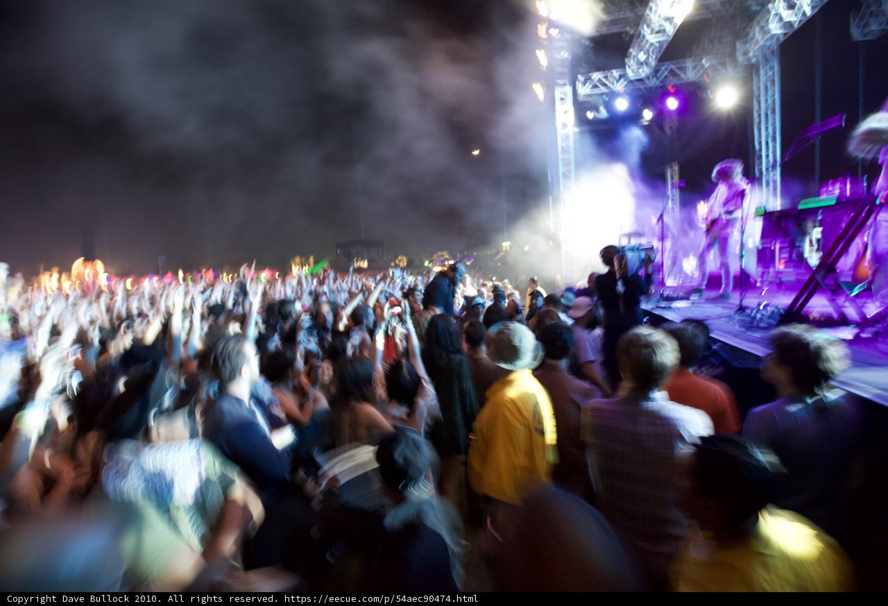 Smoke and Spotlight: A Rocking Concert Experience