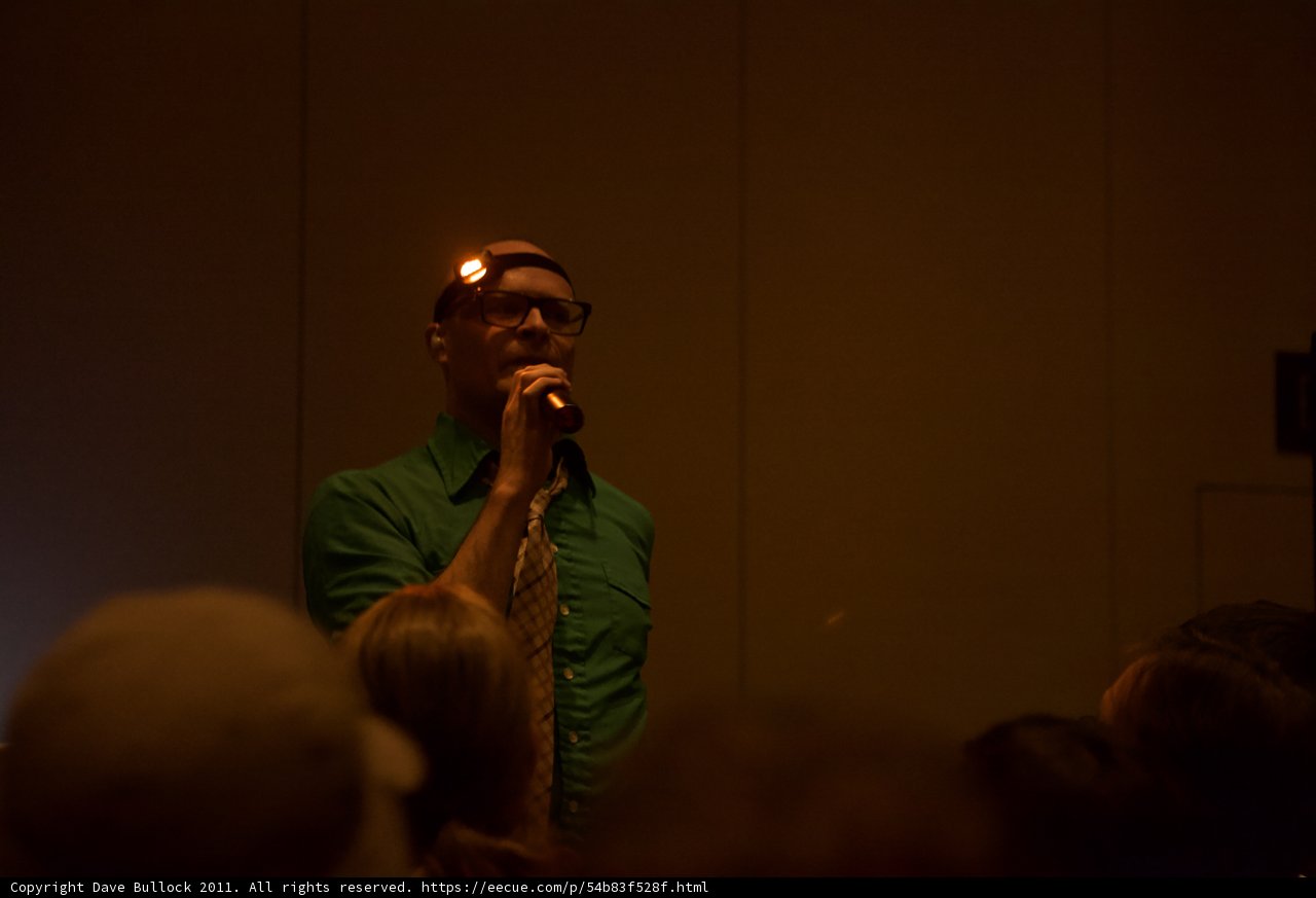 Green Shirt Singer Rocks the Stage