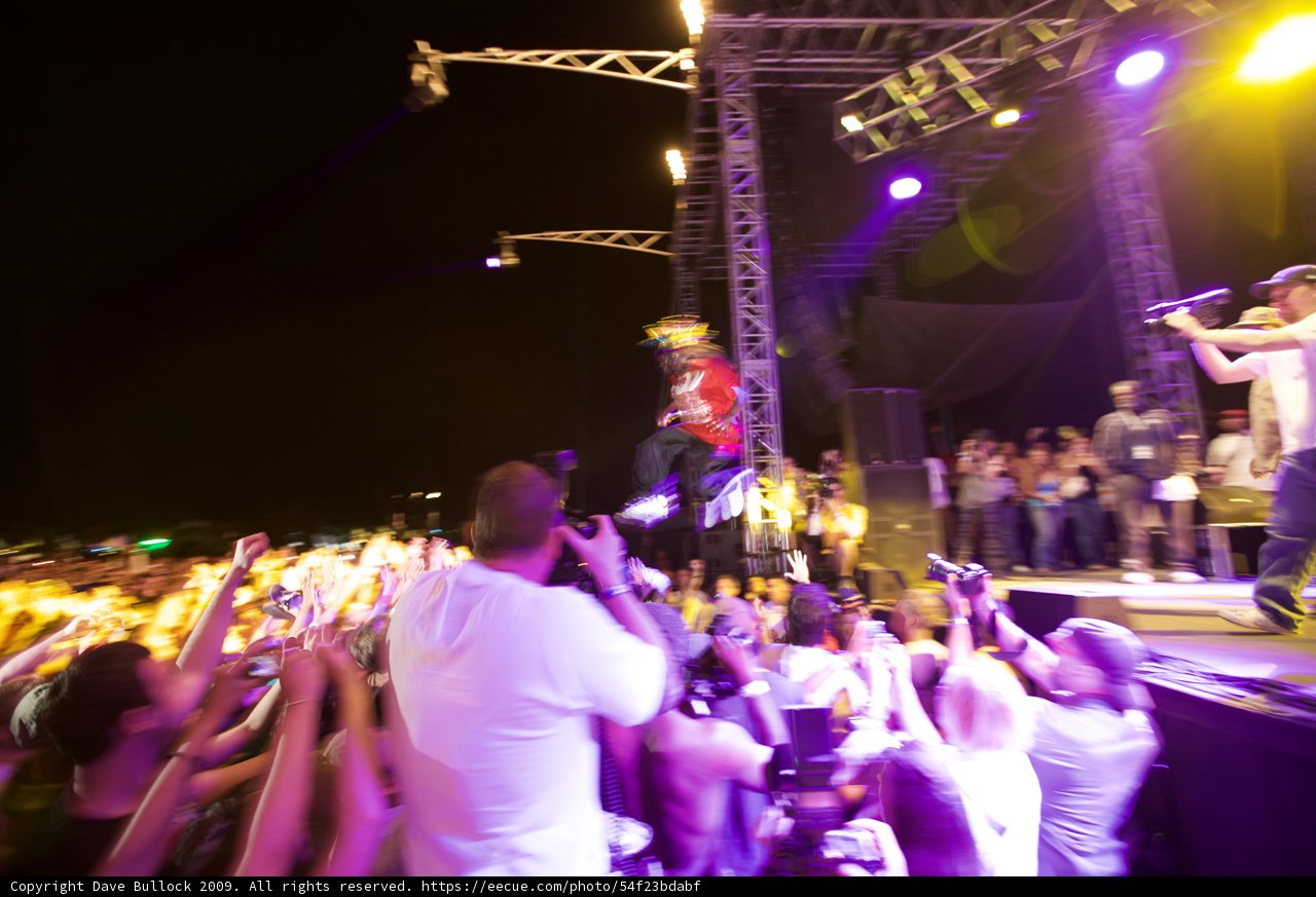 Man Belts Out Tunes on Coachella Stage