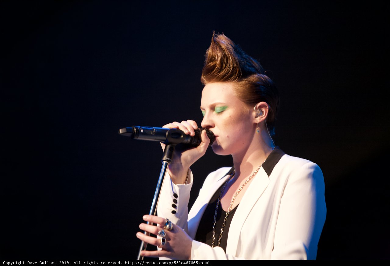 Mohawk Songstress Rocks the Stage