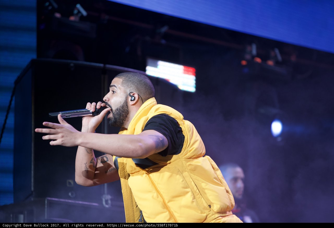 Drake Electrifies the Crowd at O2 Arena
