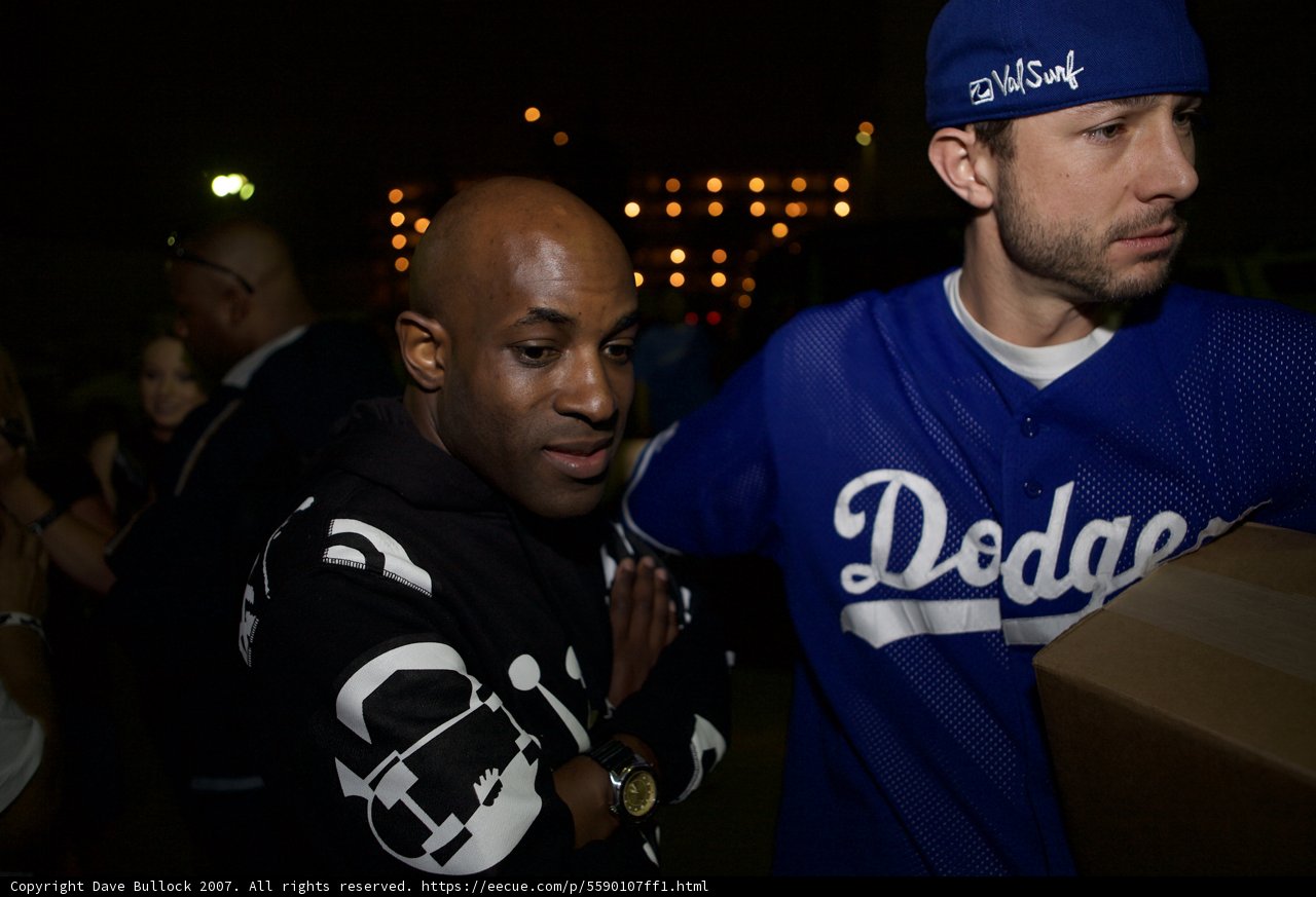 Dodgers Fans Stick Together