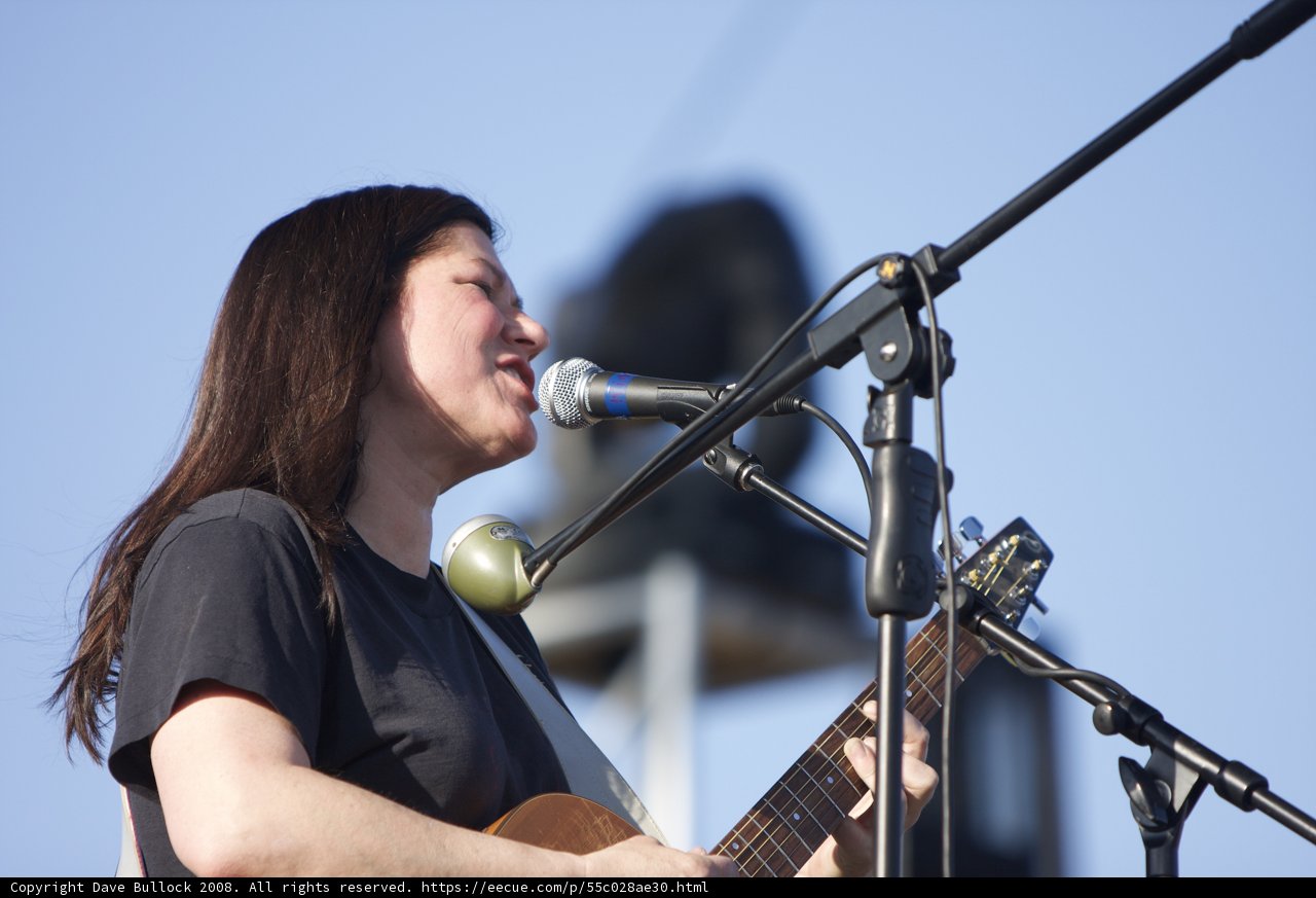 Coachella's Acoustic Songbird