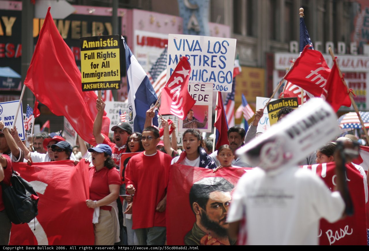 Hugo Chávez Leads Colorful Parade in the City