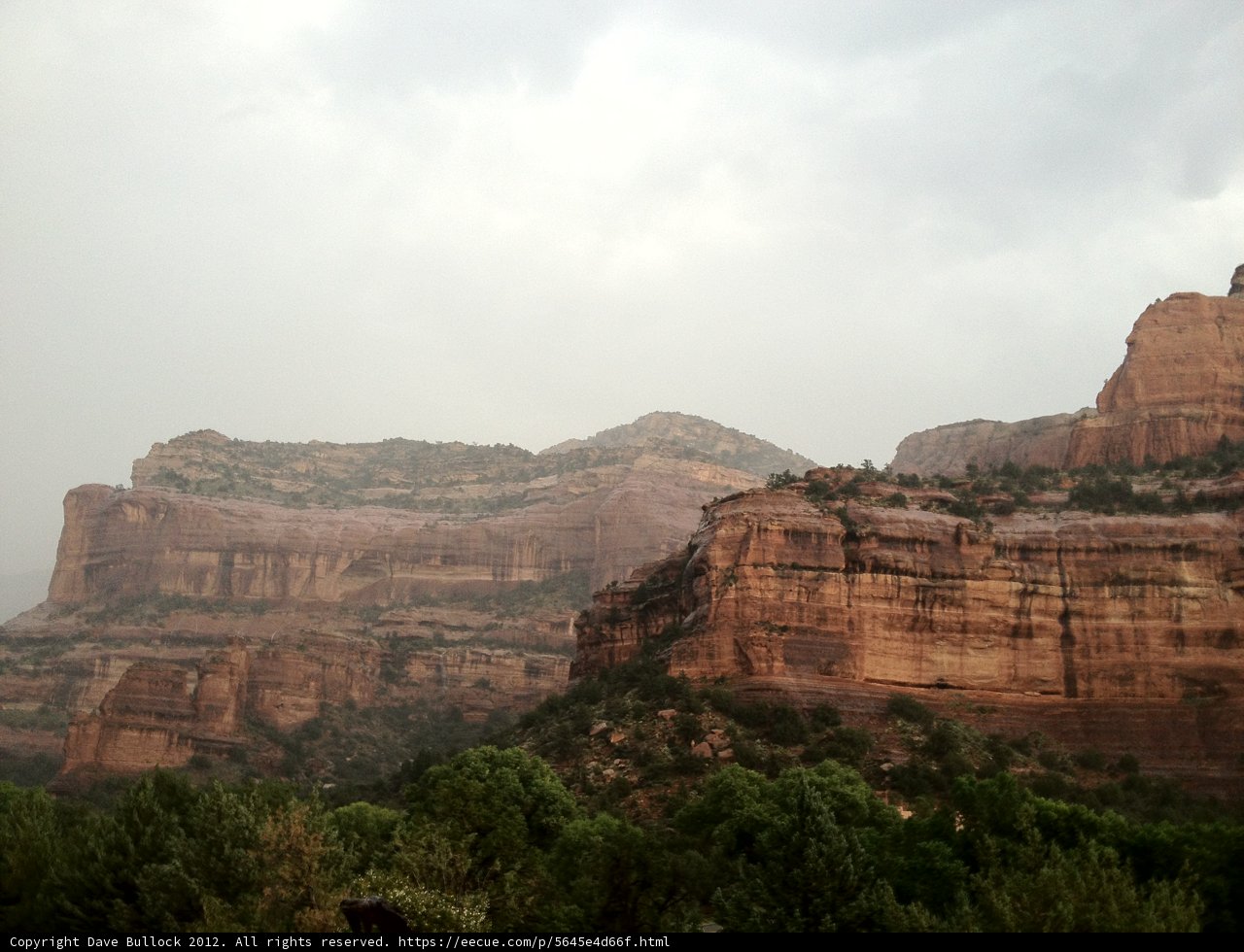 Majestic View of Sedona's Red Rocks Plateau