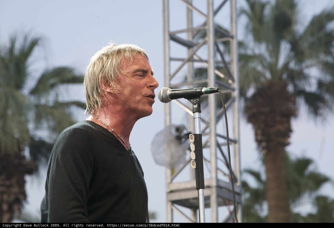 Paul Weller's Solo Mic Performance at Coachella 2009