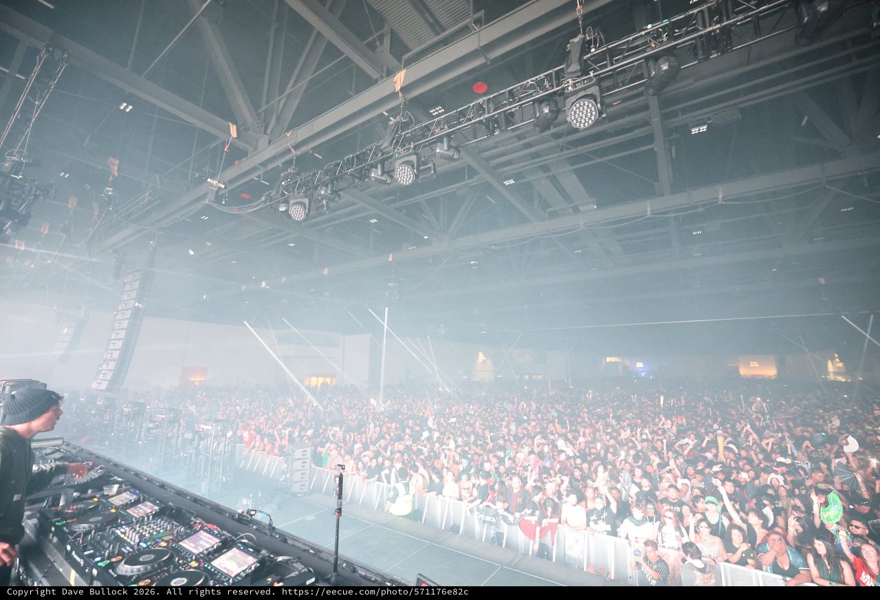 DJ Overlooks Massive Indoor Crowd at Wobbleland 2026