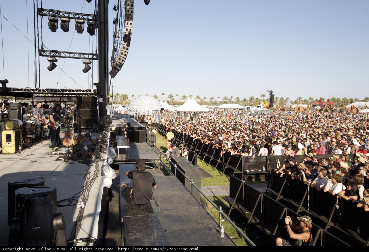 The Epic Crowd at Coachella 2008