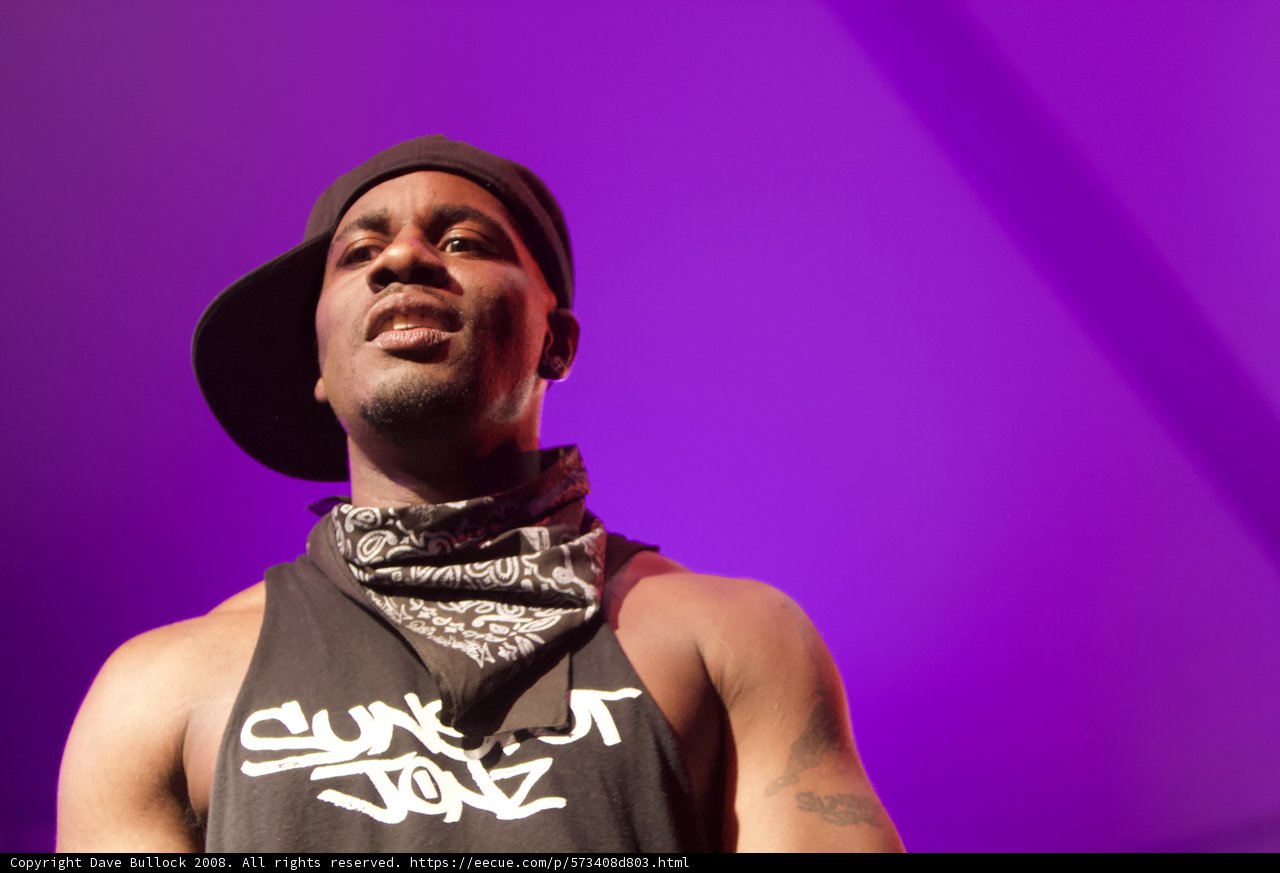 Bandana-clad man rocks Coachella