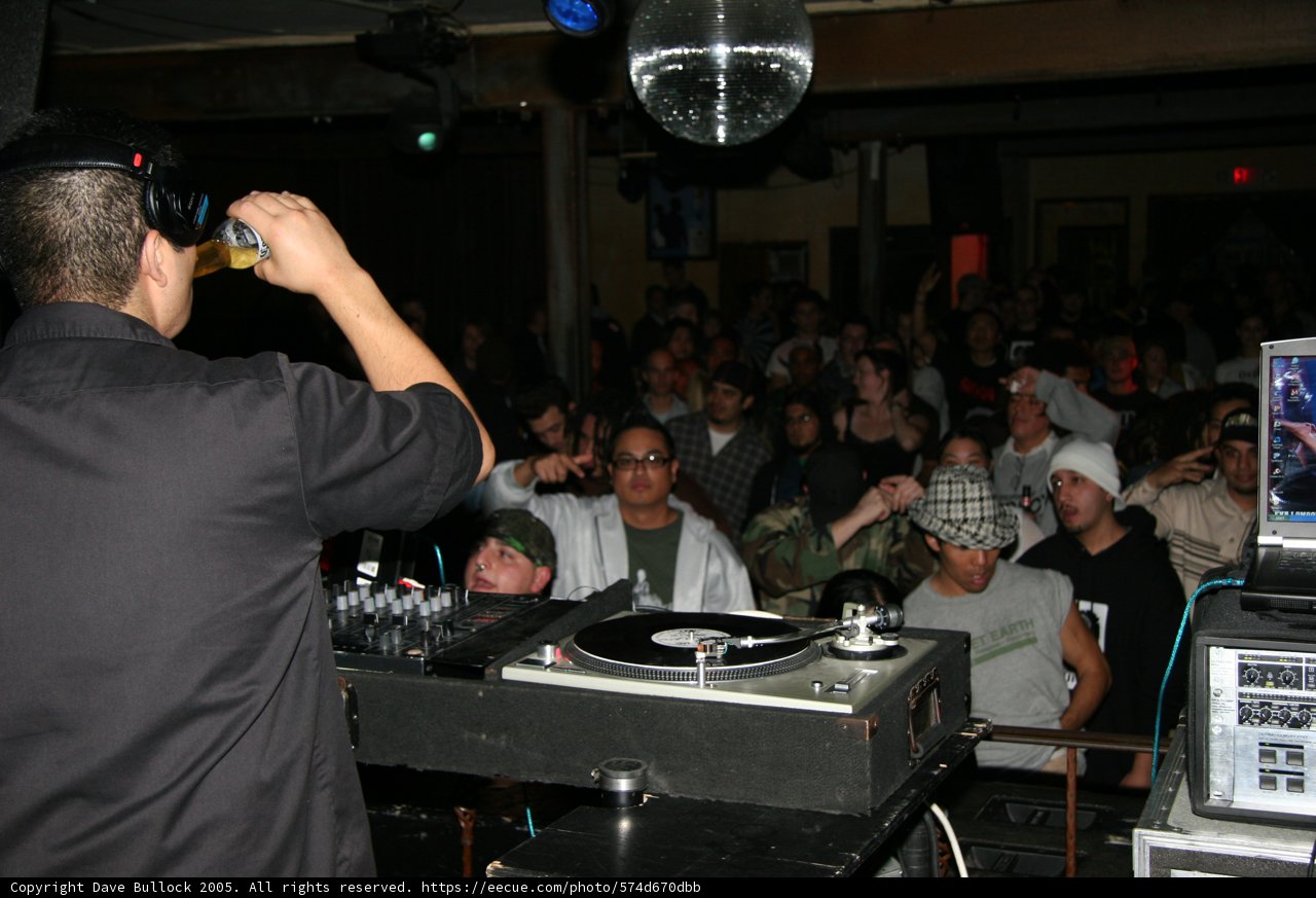 Clubbing with Yūzō Kanemaru and Ni Hua