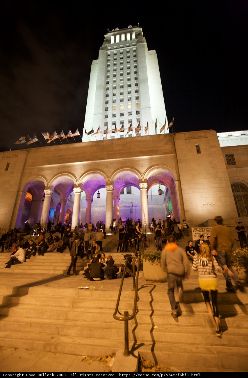 Detour Concert Draws Large Urban Crowd