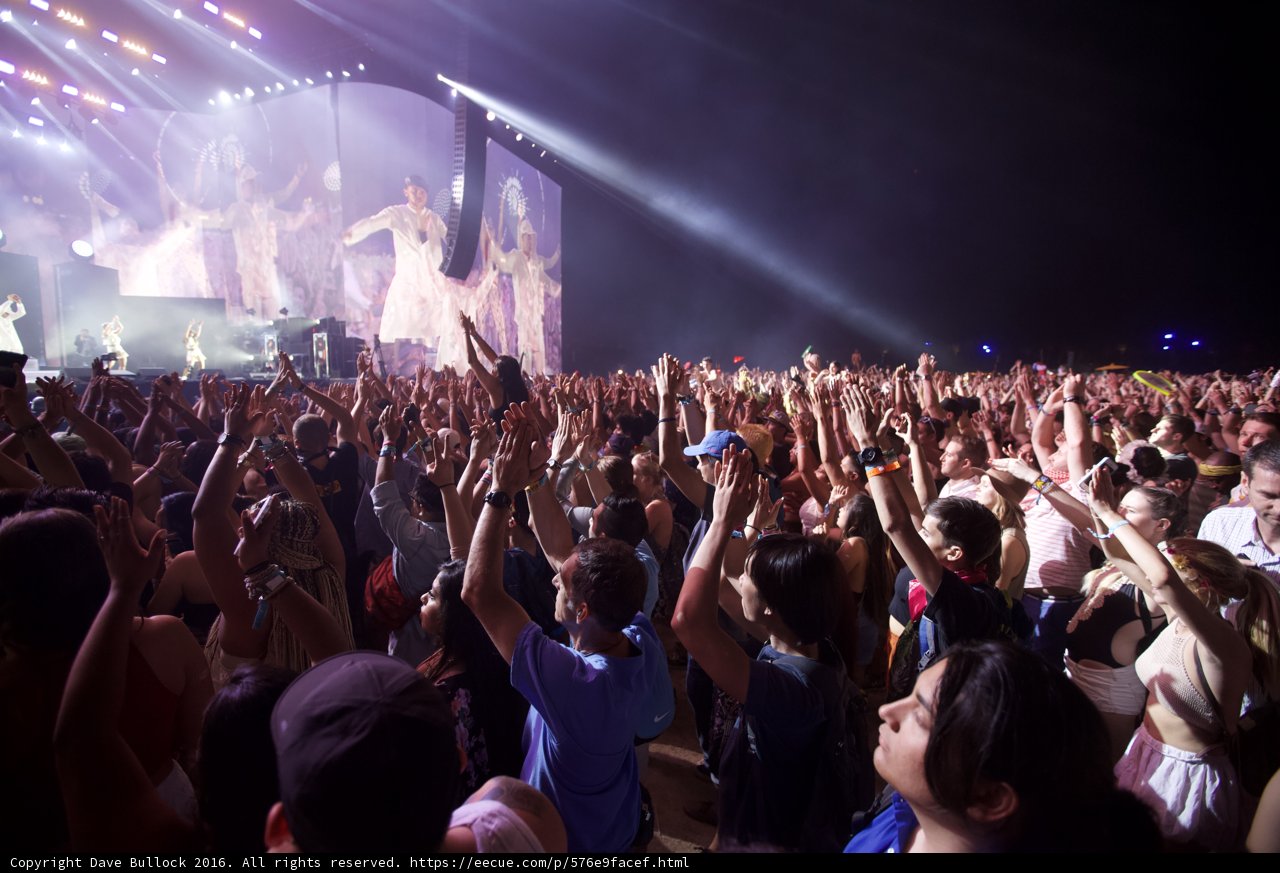 Crowd Goes Wild at Coachella 2016 Concert