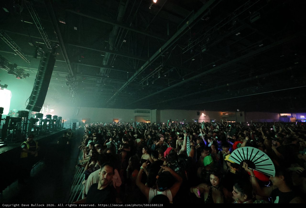 Massive Crowd Surges at Wobbleland 2026 Festival