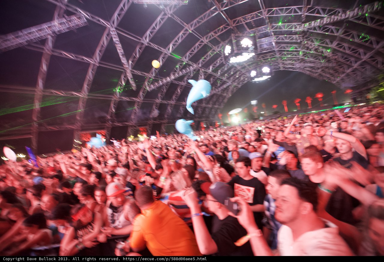 Balloon-filled Concert Night