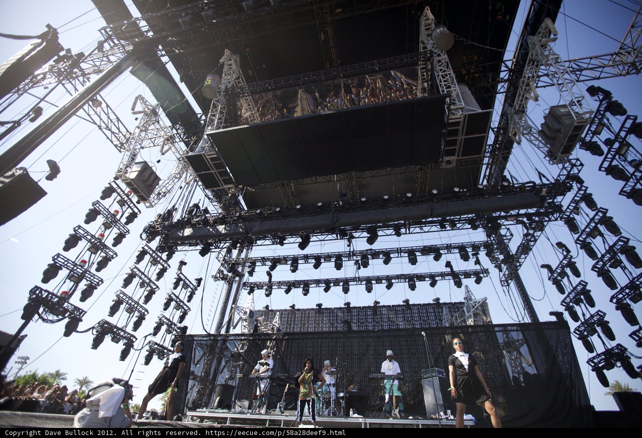 Santigold Rocks the Coachella Stage