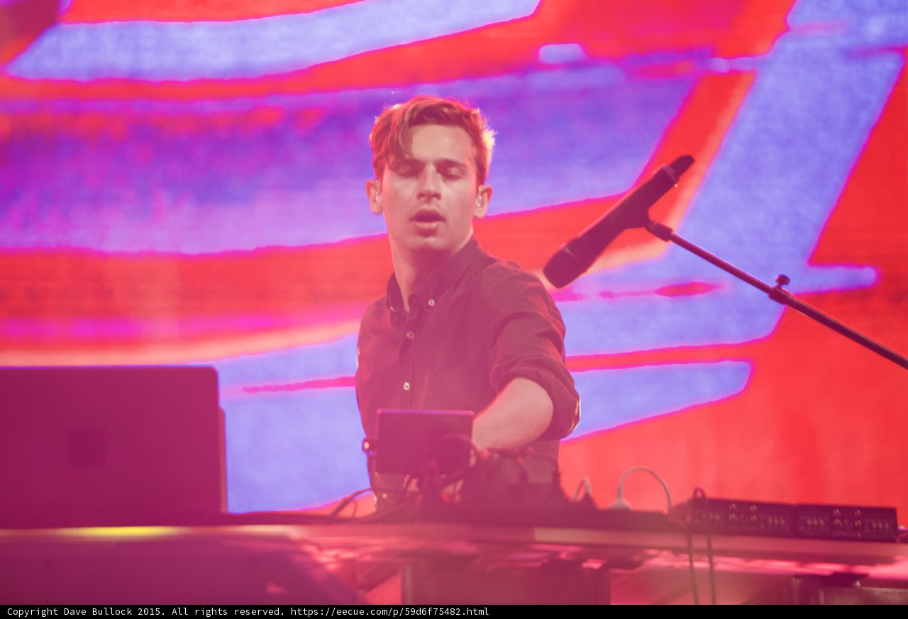 Flume Red Stripes Profile