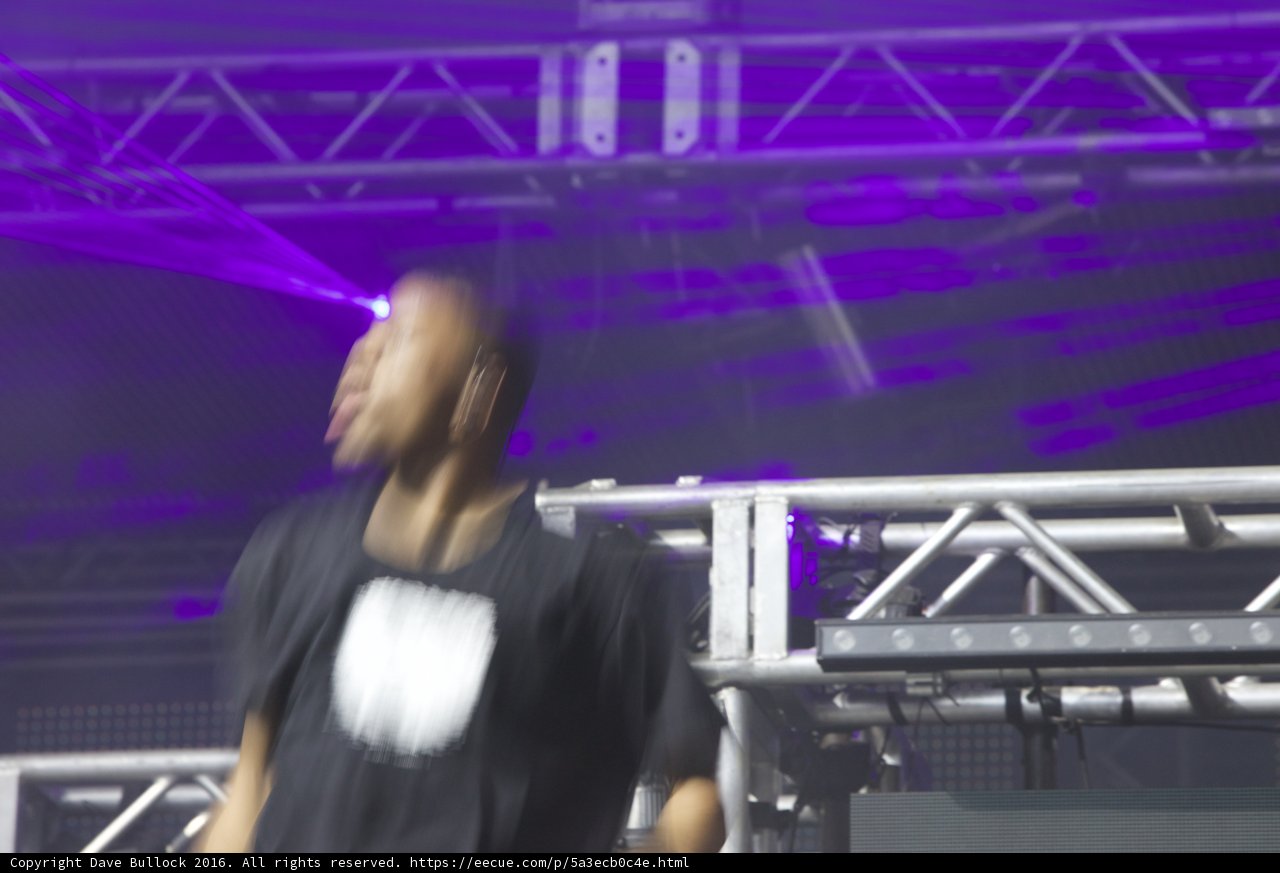 Solo Performance Under the Glaring Lights
