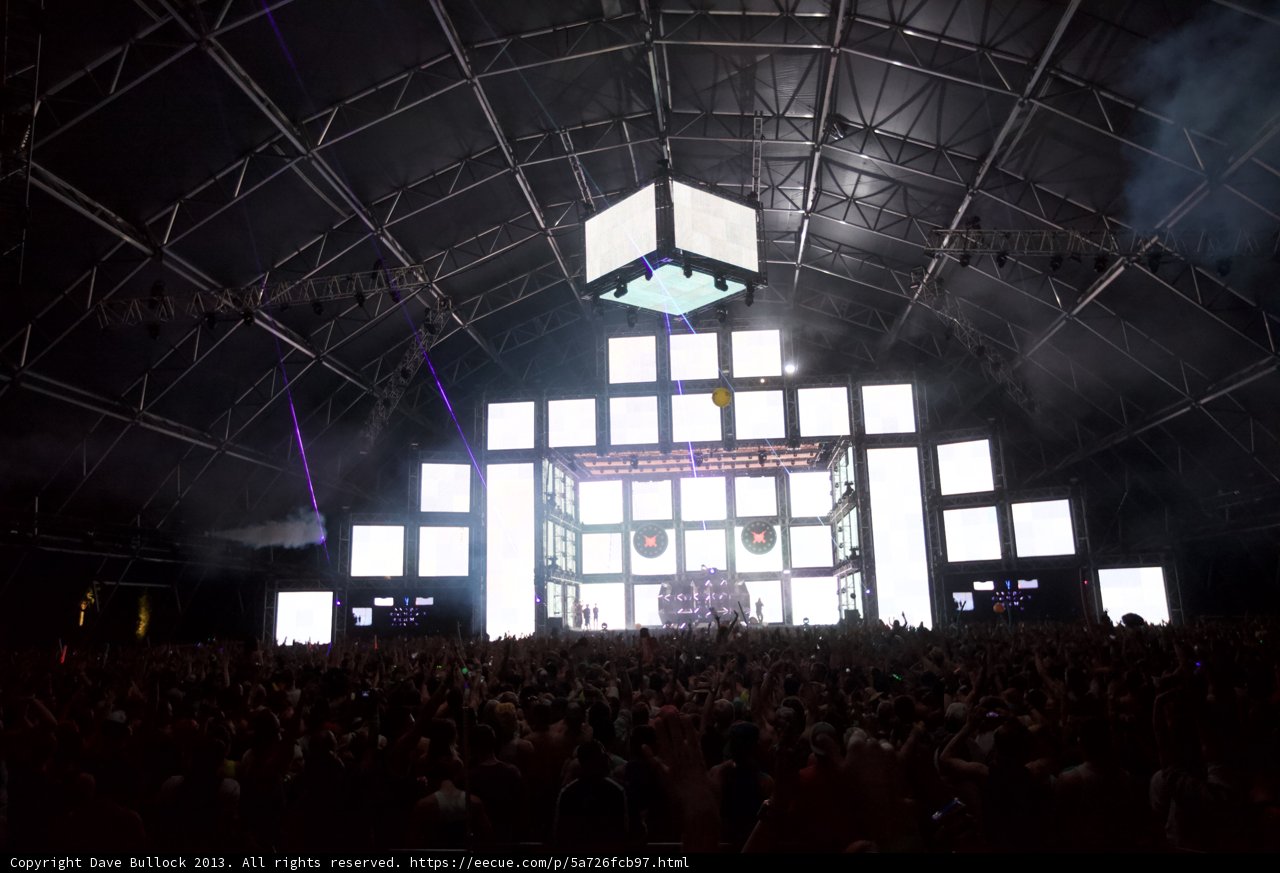 Coachella Stage Shines on 2013 Crowd