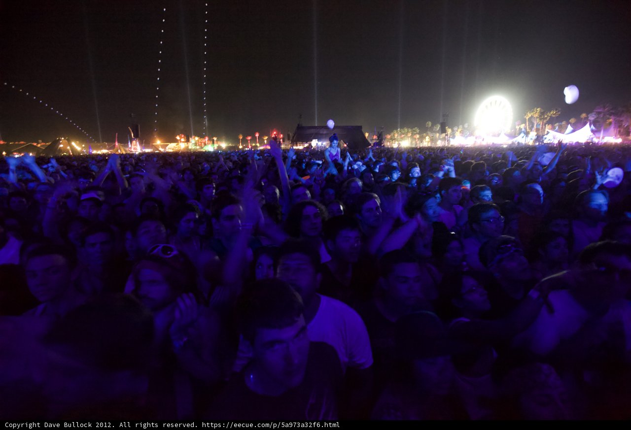 Concertgoers Raise the Roof at Coachella 2012