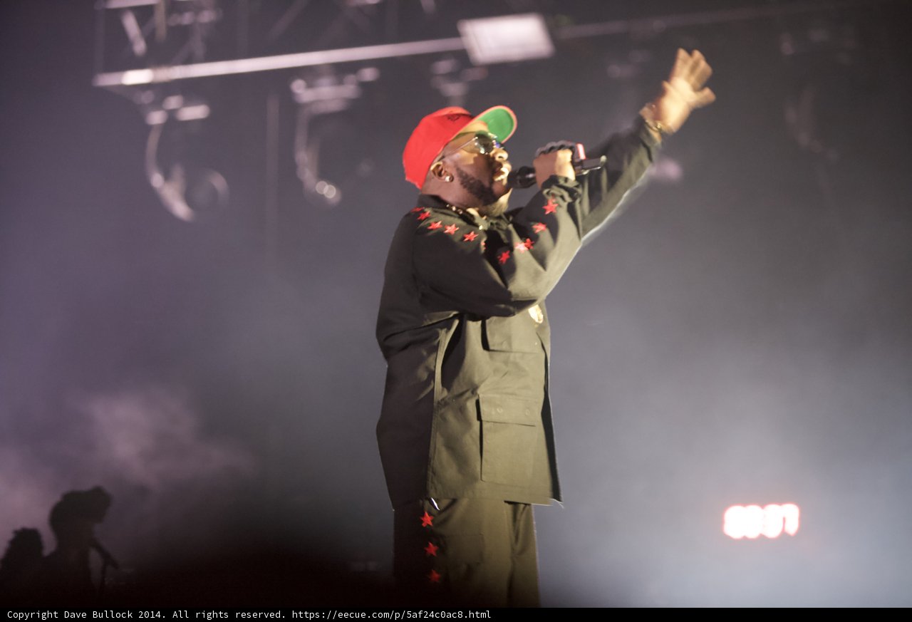 Solo Performance in the Spotlight