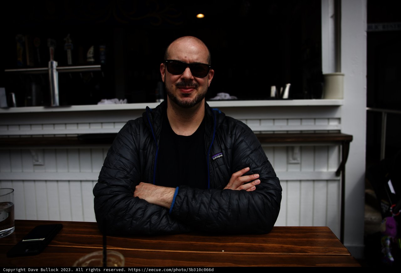 Sunny Vibes in Tiburon Café