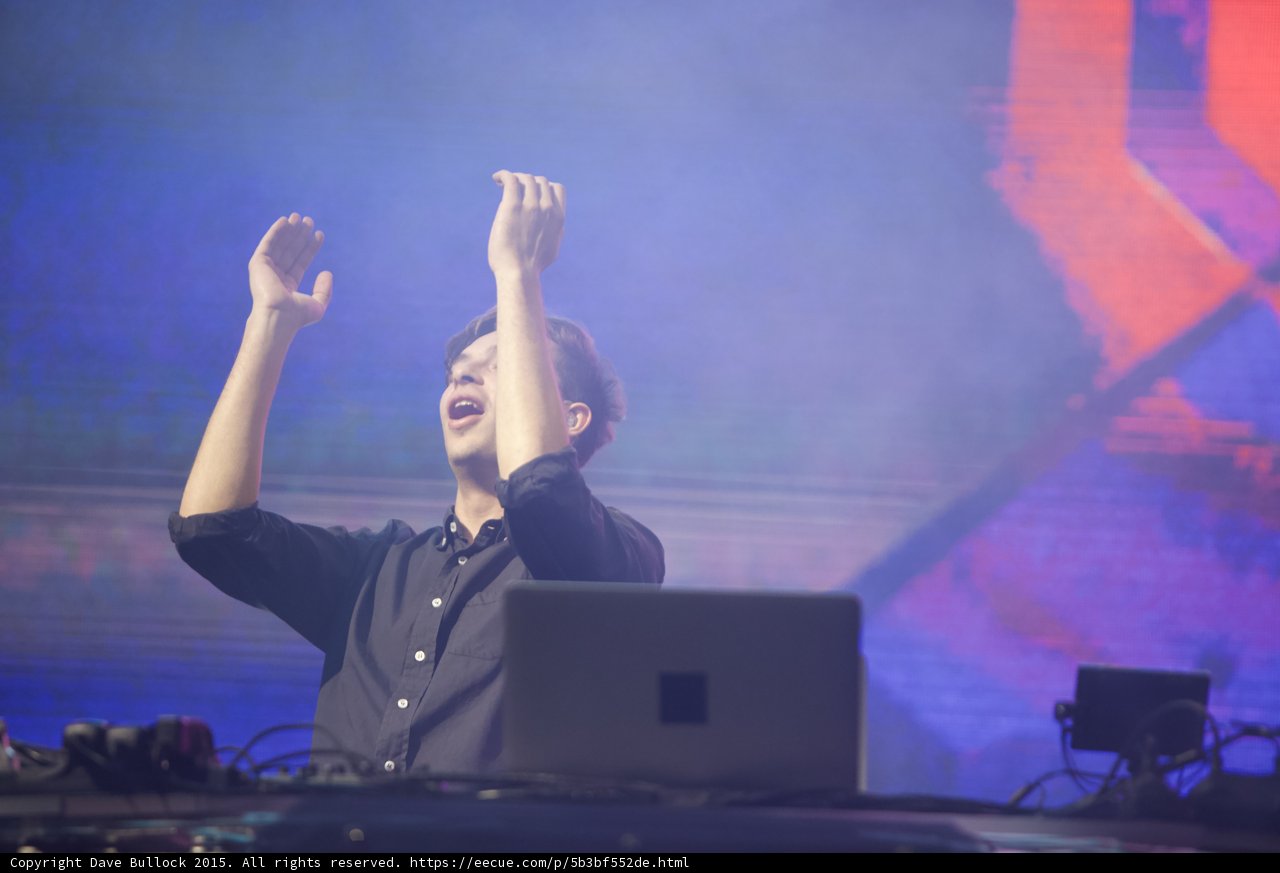 Flume Celebrating Arms Wide Blue