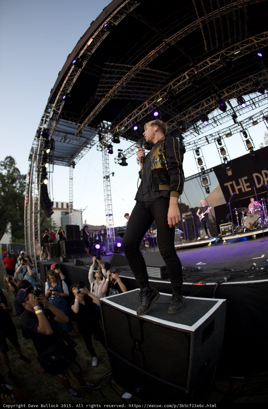 On Monitor with Photo Pit