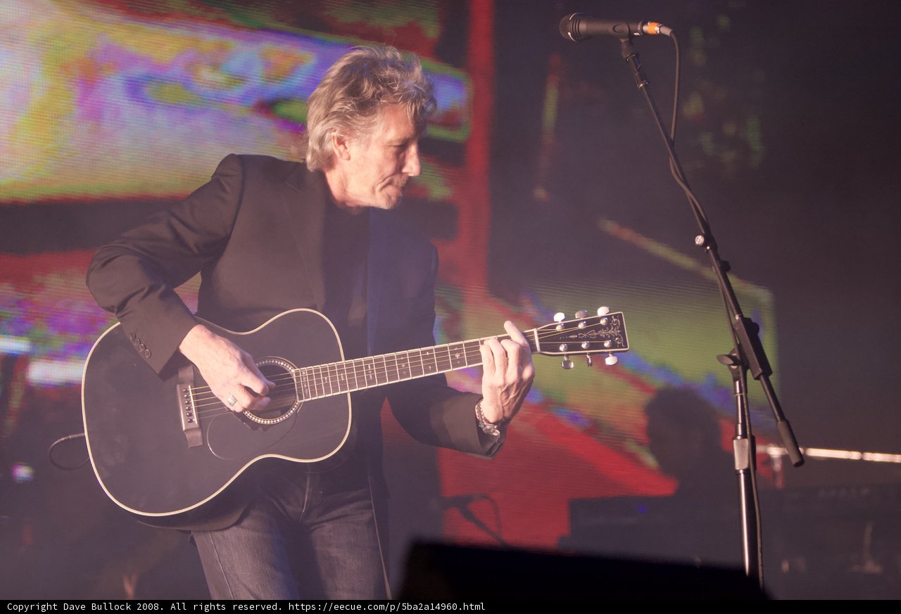 Roger Waters Performs "The Wall" in London