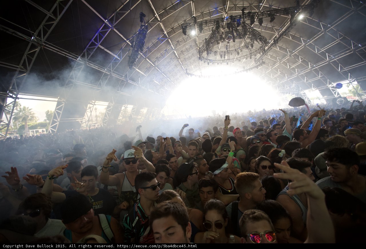 Massive Sahara Crowd