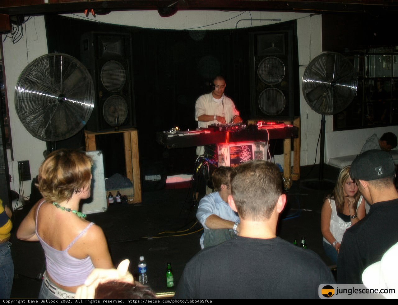 DJ Table Vibrations
