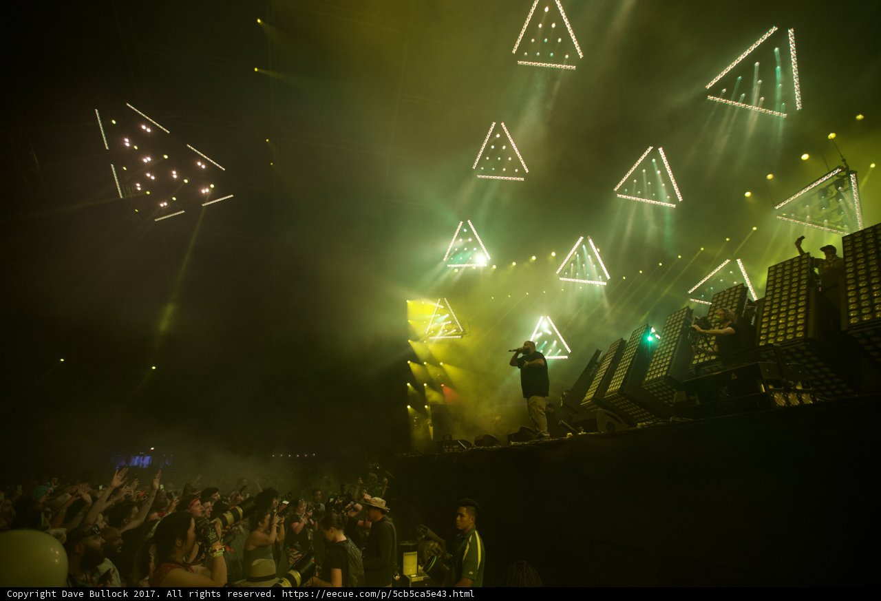 Lights, Crowd, Action!