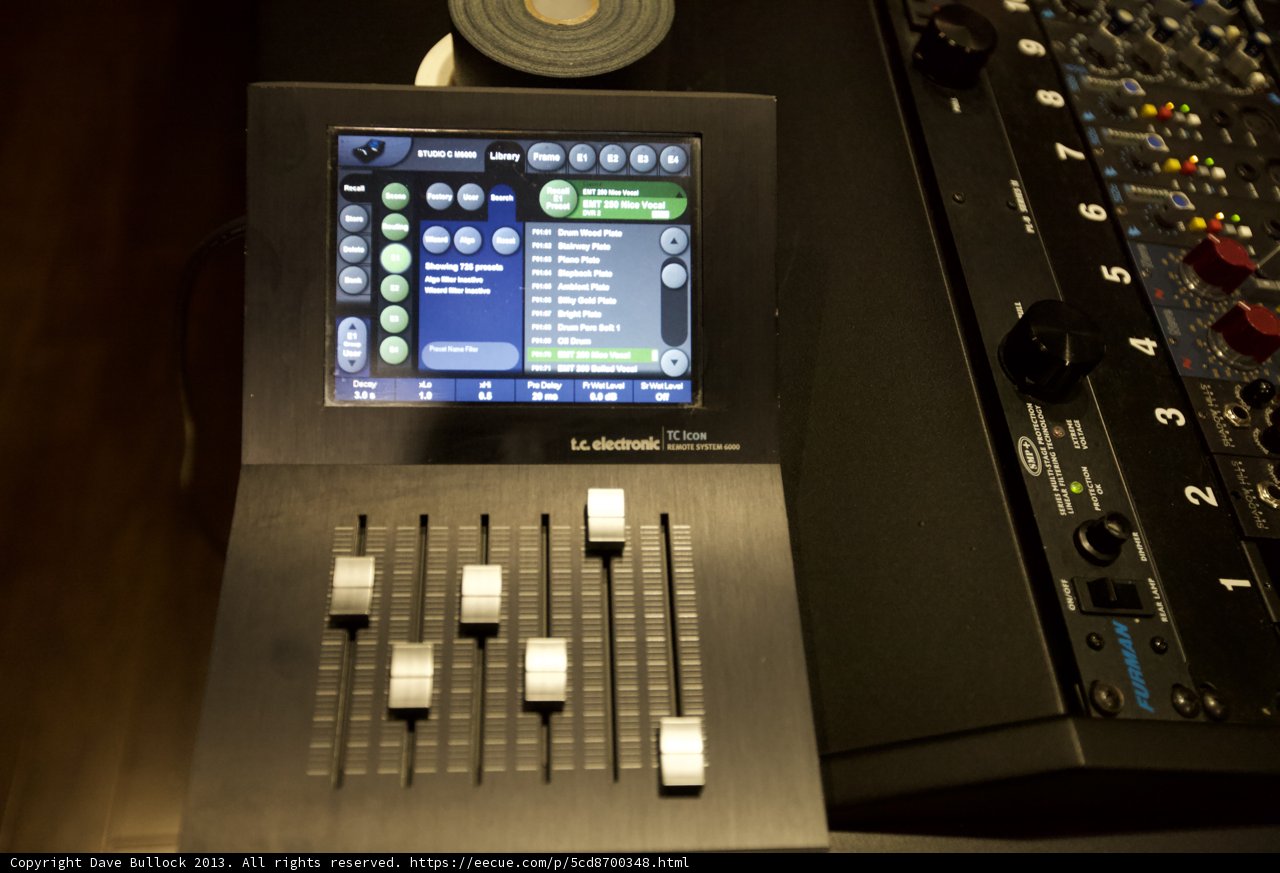 Digital Mixer with Computer Screen