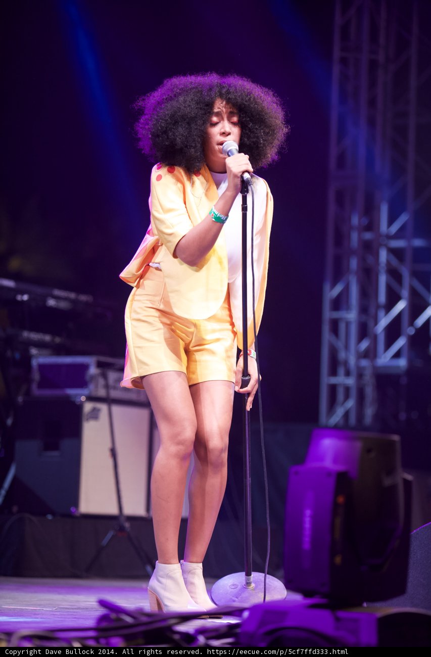 Solange Shining on Stage