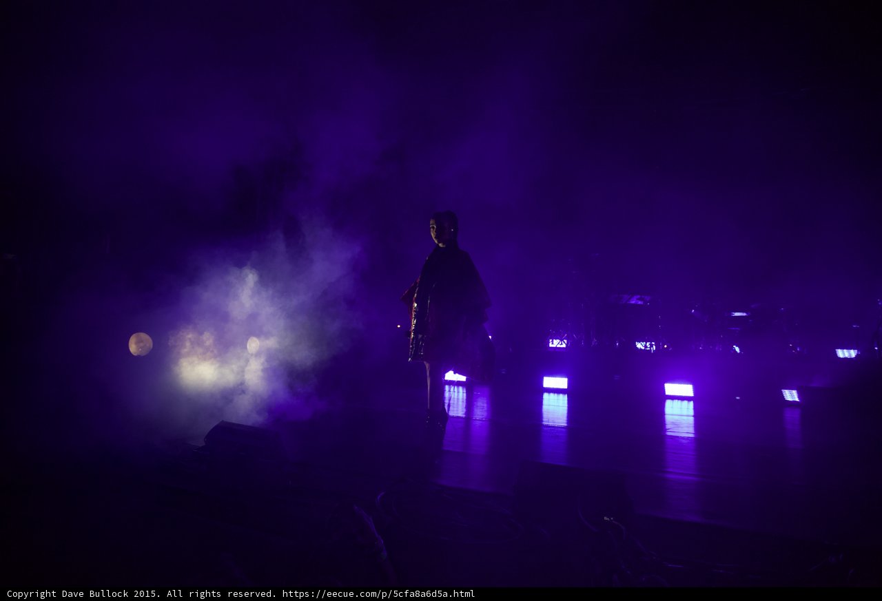 FKA twigs Wide Stage Purple Lighting Silhouette Red Kimono LED Floor Lights Heavy Haze Moon Reflections