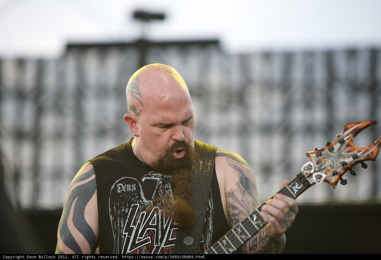 Tattooed Guitarist Shreds at Big Four Festival