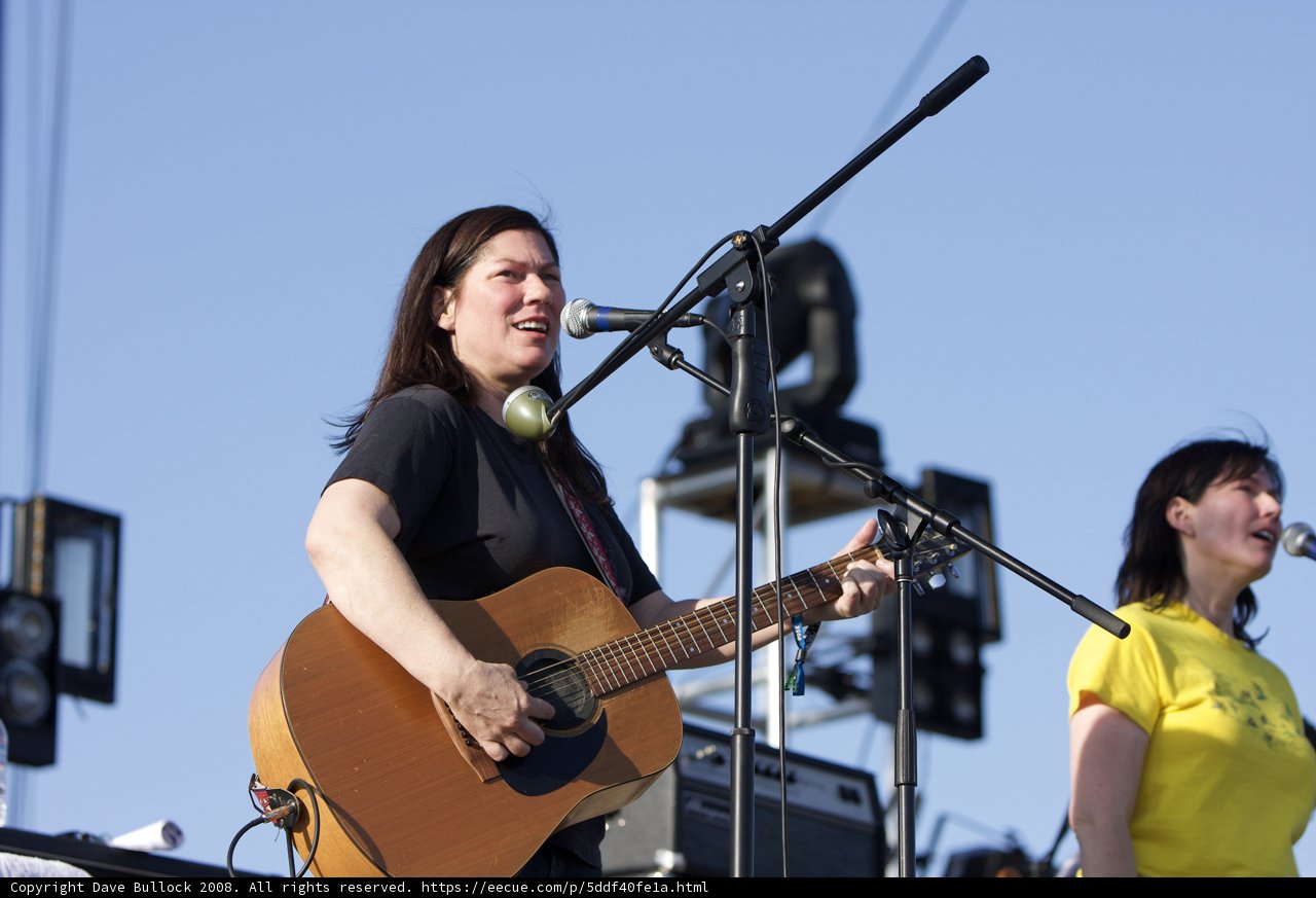 Kim Deal and friend bring music to Coachella