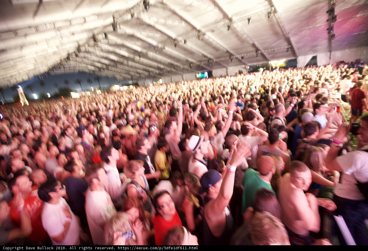 Cochella Friday Concert Crowd