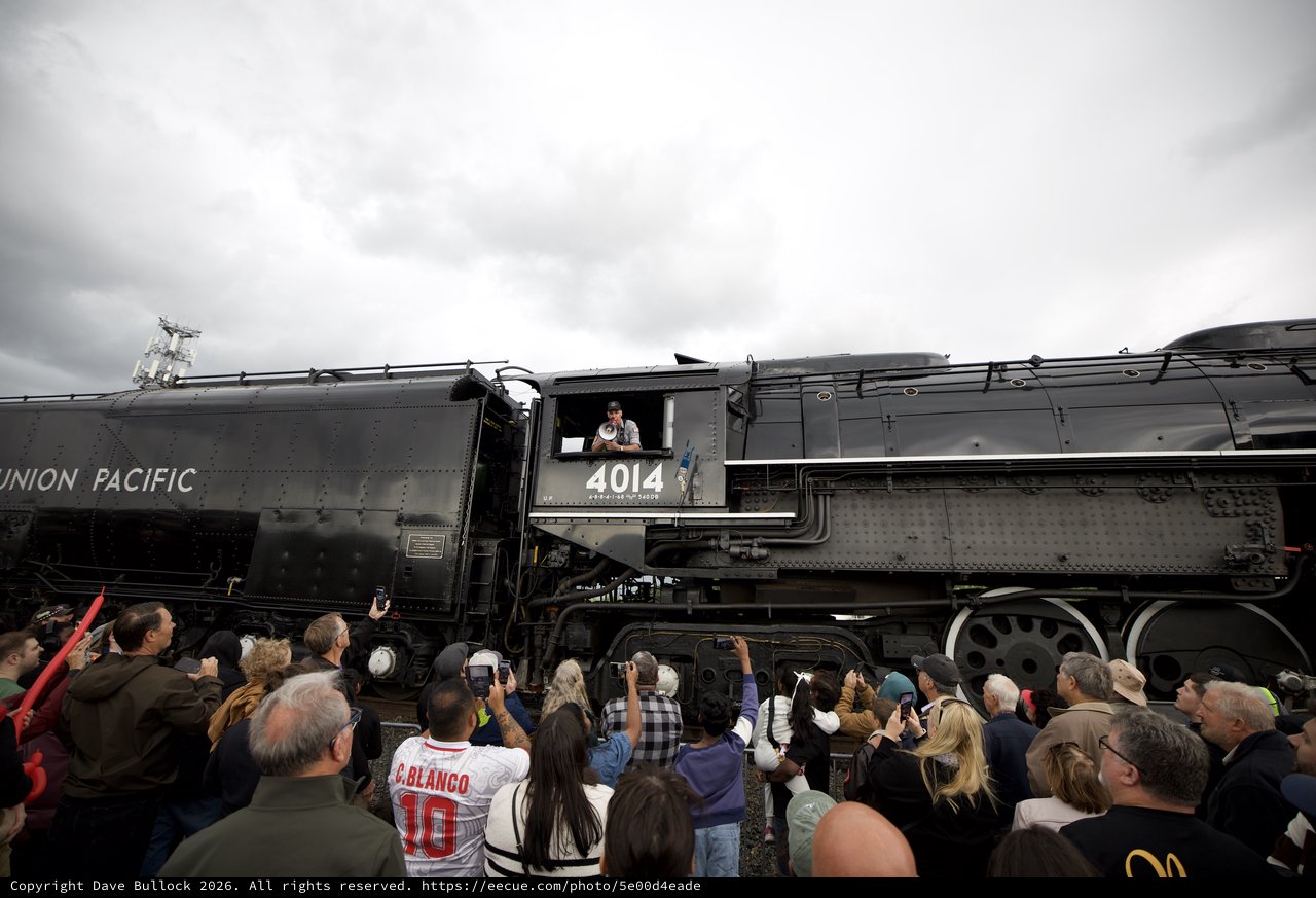 Union Pacific Big Boy 4014 Draws Enthusiastic Crowd