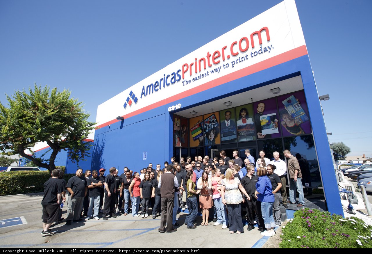 Busy Crowd at Metro Printer Com Store