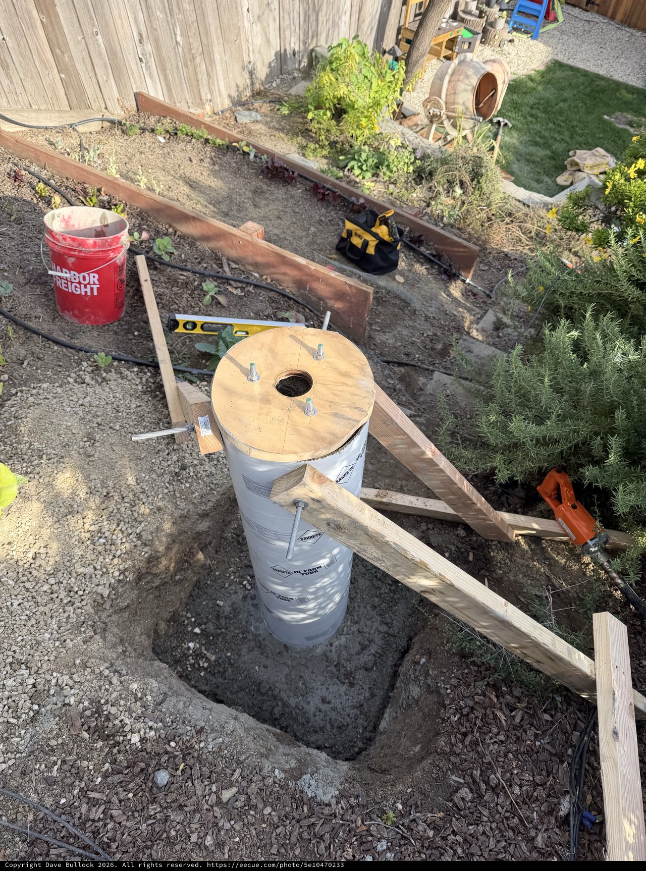 Building a DIY Fence Post Support with Concrete Sonotube