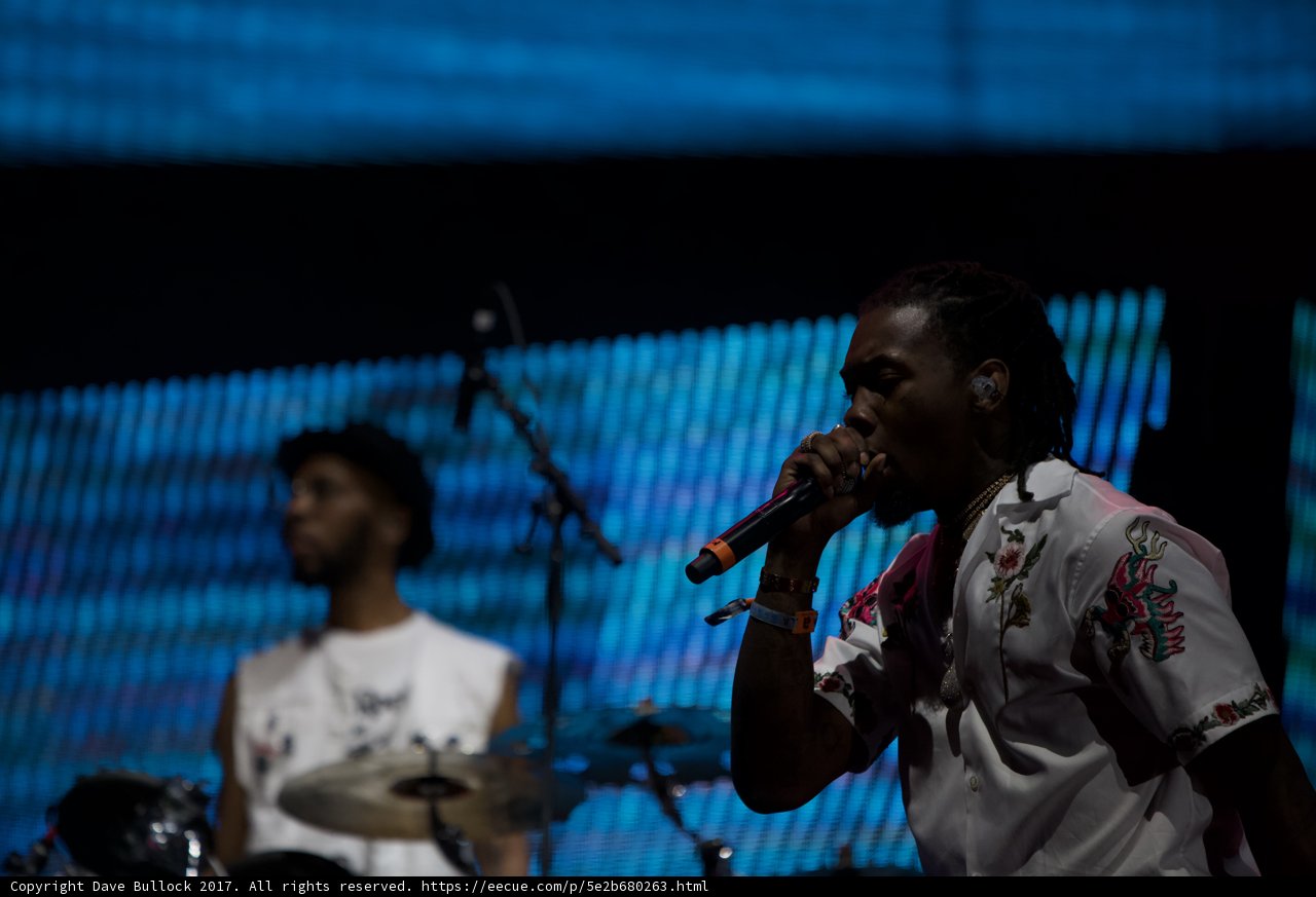 Offset Lights Up the Stage