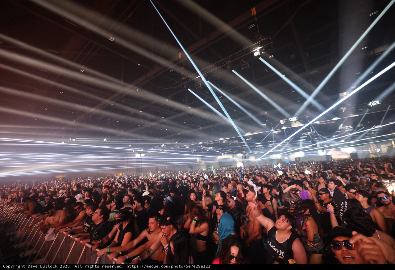 Massive Crowd Engulfed in Laser Light at Wobbleland 2026