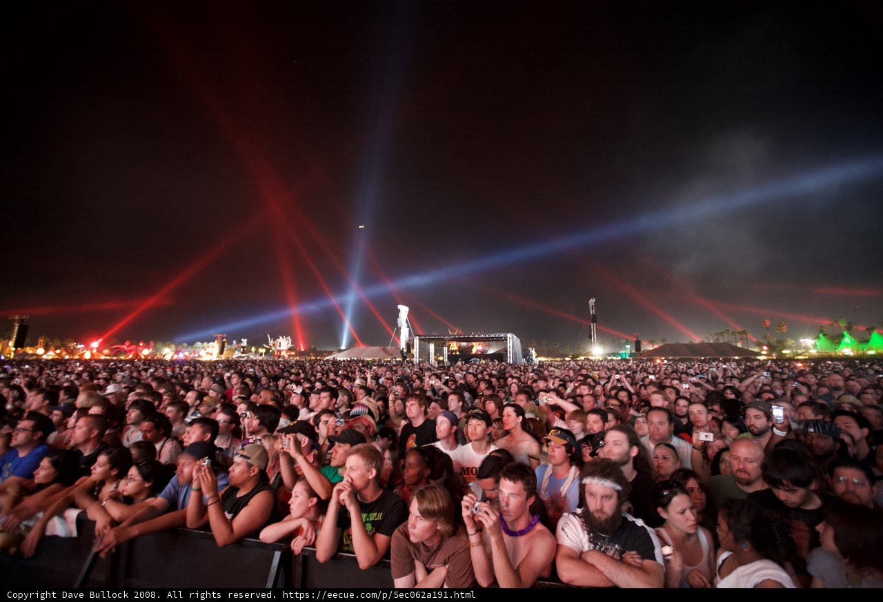 Coachella Nightlife: A Thrilling Concert Experience