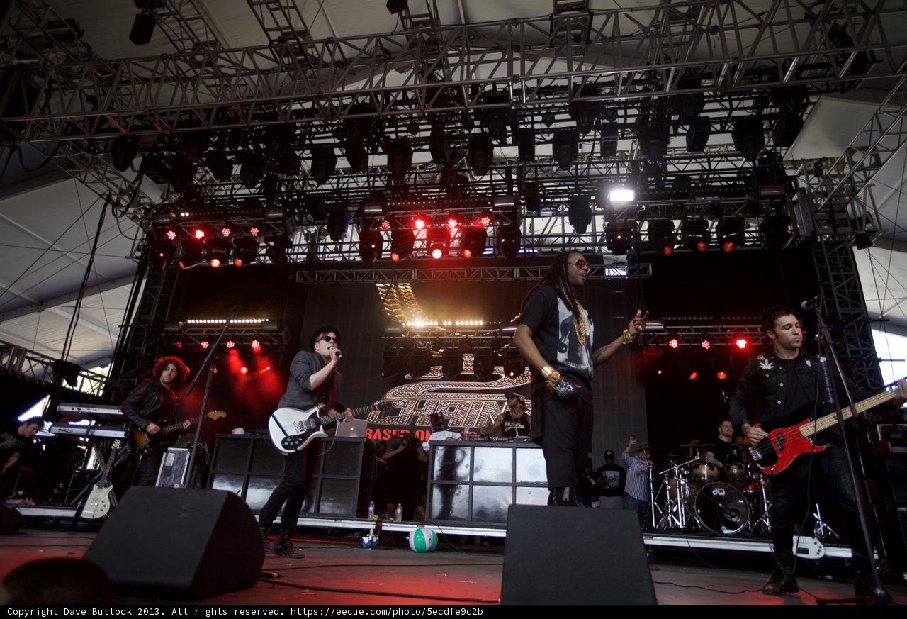 Red-Lit Performance by Pete Wentz and More at Coachella