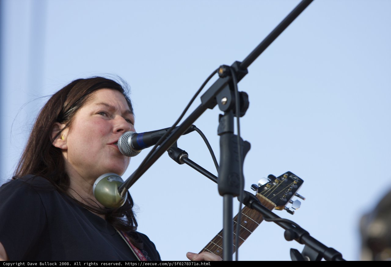 Kim Deal Shreds a Tune under the Blue Sky at Coachella 2008