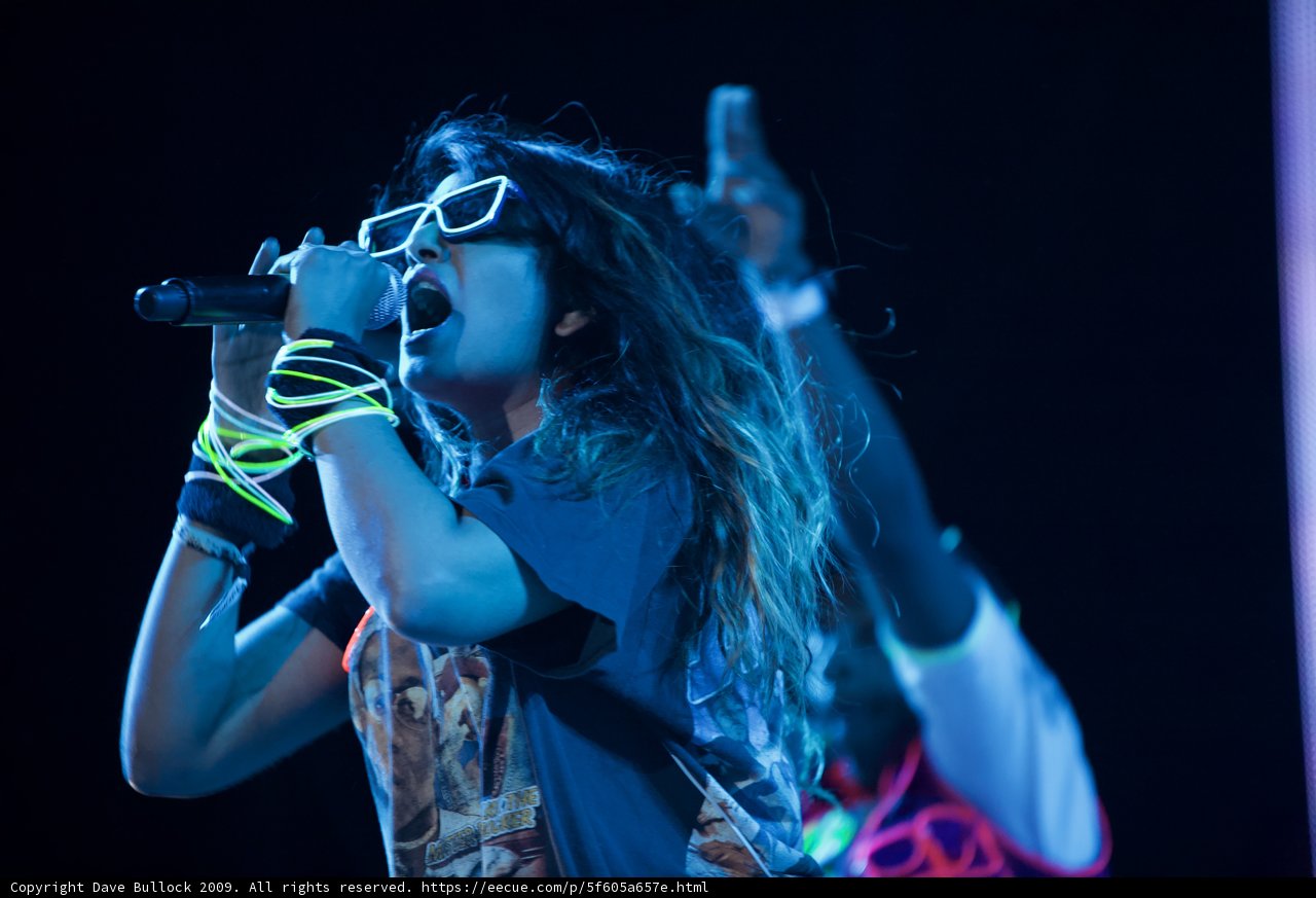 Neon Glasses and Solo Performances