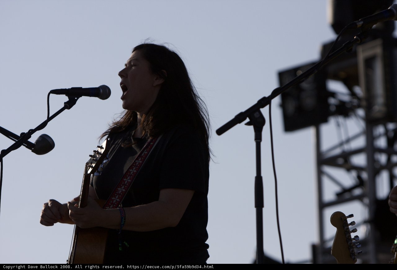 Kim Deal's Acoustic Performance at Coachella 2008