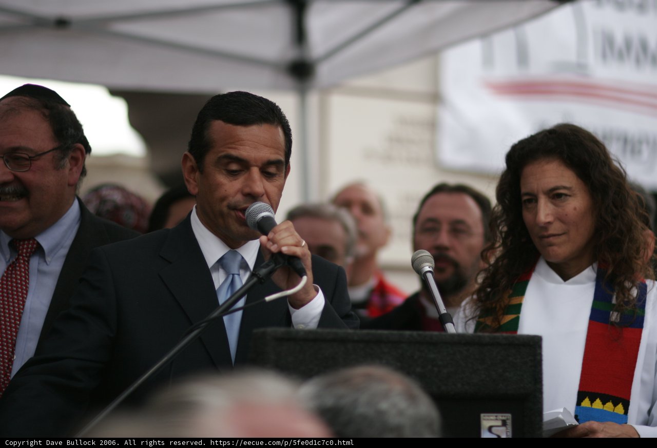 Antonio Villaraigosa Addresses the Crowd
